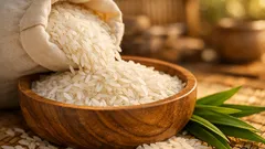 รู้จักข้าวหอมมะลิไทย ทำไมกลิ่นหอมคล้ายใบเตย และหอมมาจากอะไร