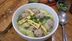 แกงจืดไข่น้ำสูตรบ้านๆ ไข่นุ่ม น้ำซุปใส ทำง่ายอิ่มสบายทั้งครอบครัว
