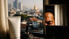 หน้าผากย่นก่อนวัยเกิดจากอะไร รวม 10 วิธีลดริ้วรอยหน้าผากที่ทำได้ทุกวัน