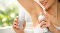 สเปรย์หรือโรลออน แบบไหนเหมาะกับอากาศร้อนชื้นของไทย เลือกให้ไม่พะวงกลิ่นทั้งวัน