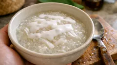 สาคูเปียกมะพร้าวอ่อน หวานละมุนหอมใบเตย ทำง่าย กินอุ่นๆ ก็อร่อย